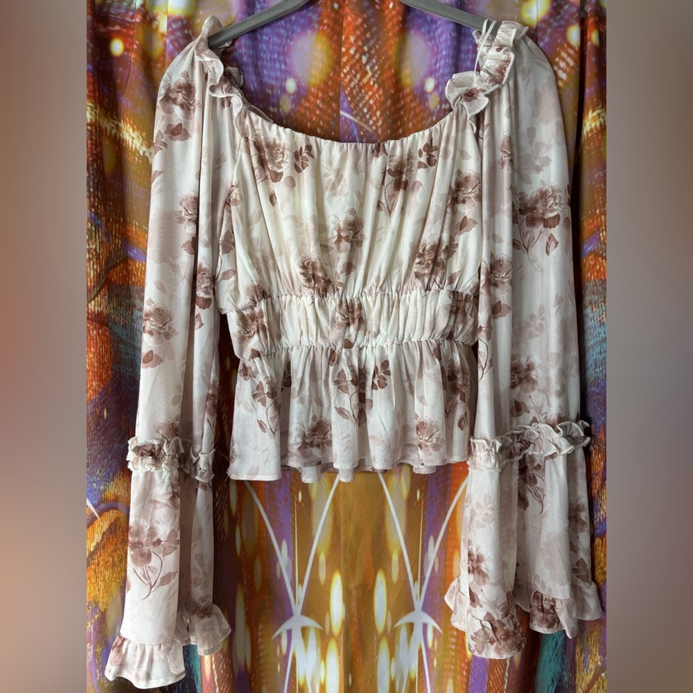Floral Ruffled Blouse ✨ NWT - Picture 6 of 7